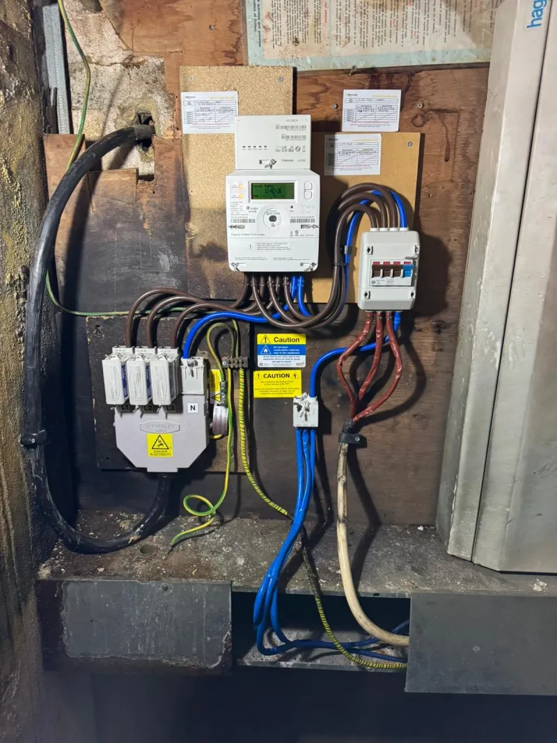 Modern metal-clad consumer unit installed in Maida Vale W9 — Pristine Gas Ltd