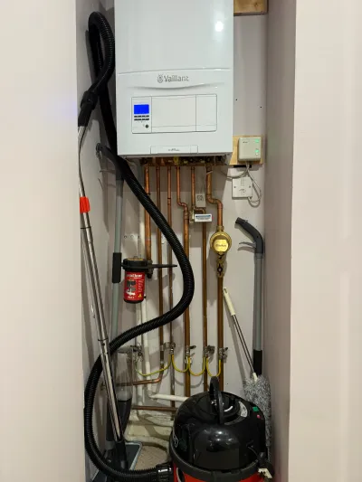 Vaillant ecoFIT pure boiler installed after a full power flush in Pimlico SW1 — Pristine Gas Ltd