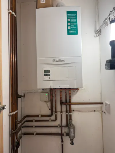 Vaillant ecoFIT boiler installation with magnetic filter and wireless thermostat in Mitcham Morden South London — Pristine Gas Ltd
